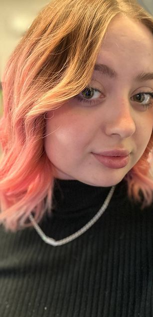 Model - KellyMoors curvy