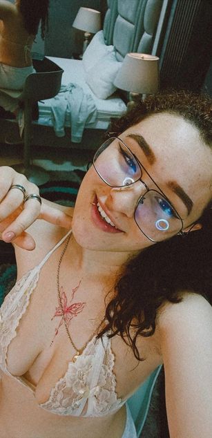 Model - RubyDevineh blowjob