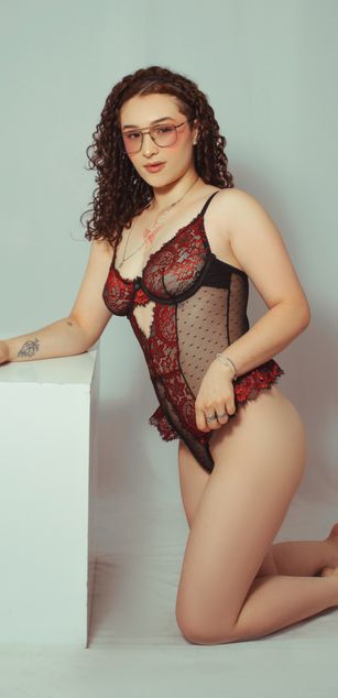 Model - RubyDevineh blowjob