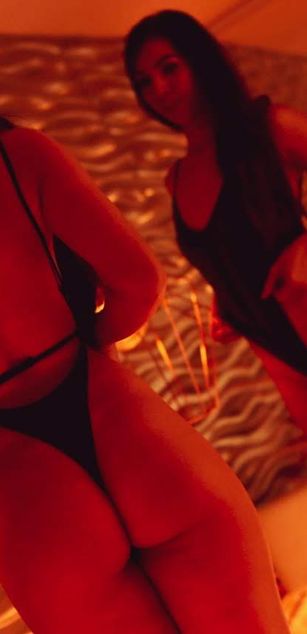 Model - SharonDeluxe roleplay