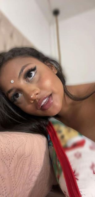 Model - Michell Vain curvy