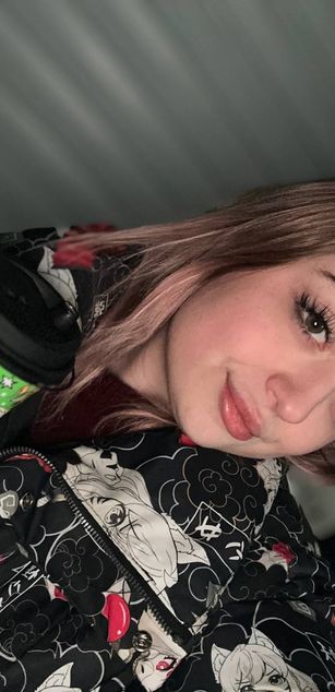 Model - KellyMoors curvy