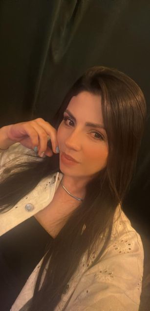 Model - SeleneNova latina