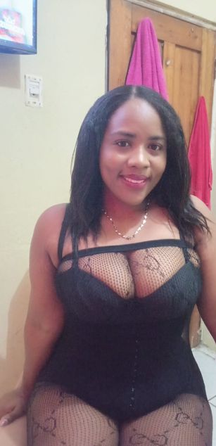 Model - karenen mi sal twerking