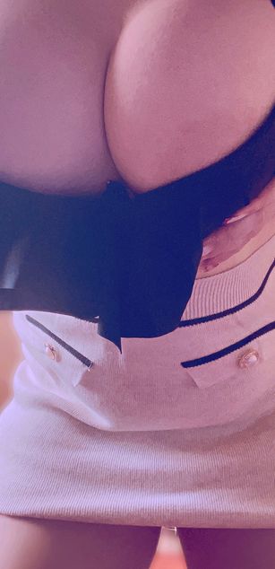 Model - Emeralda bigtits