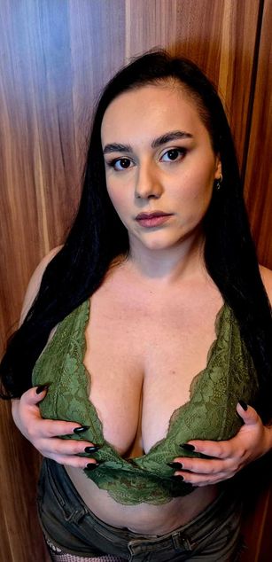 Model - RavenKathe roleplay