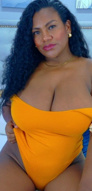 Model - AnnieLeigt deepthroat