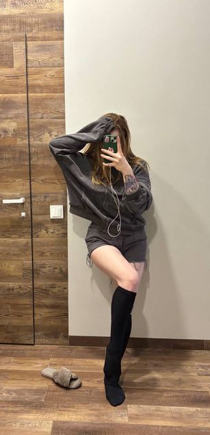 Model - SunFlowerHoney hairy