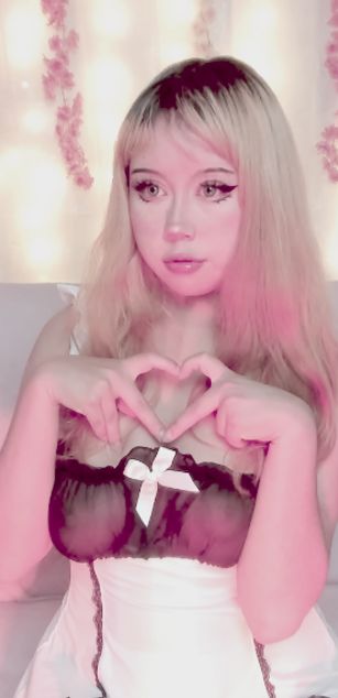 Model - Aissen Star dirtytalk