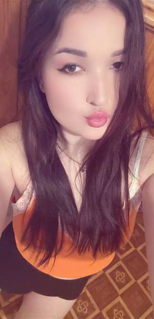 Model - Miss Valeri dominatrix