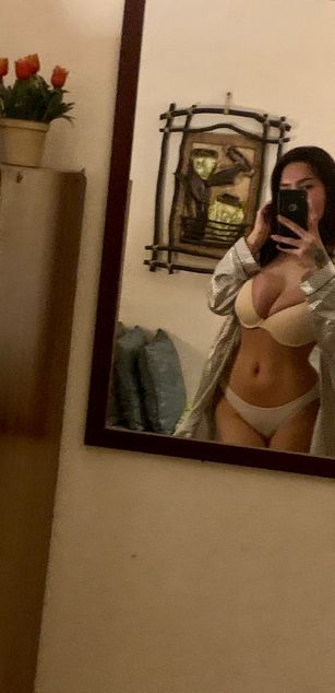 Model - MadocVentura striptease