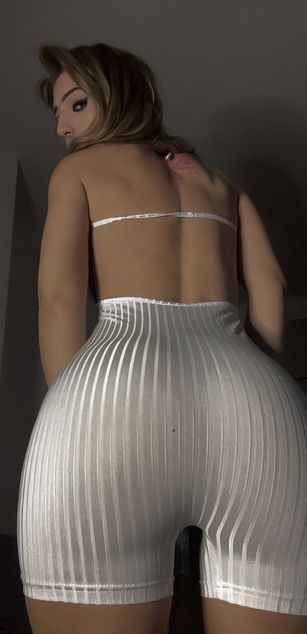 Model - Serena roleplay