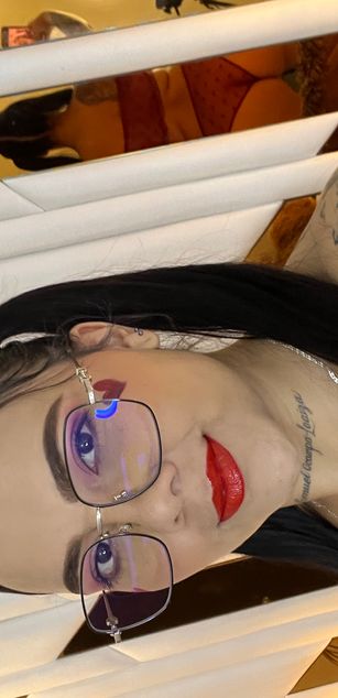 Model - Kelly Jong toys