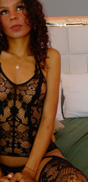 Model - AraLewis deepthroat