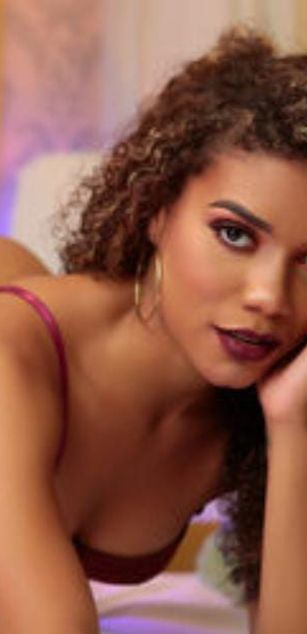 Model - CamiLume BDSM