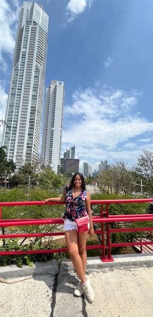 Model - Sienna Bell bigtits