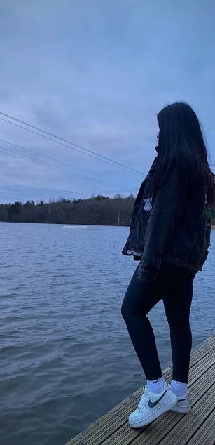 Model - Erica bigtits