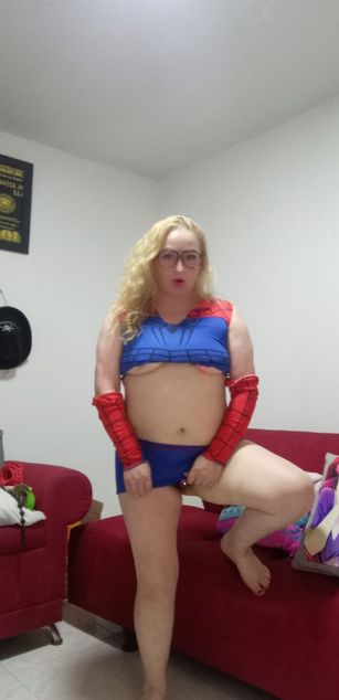 Model - Emperatriz milf