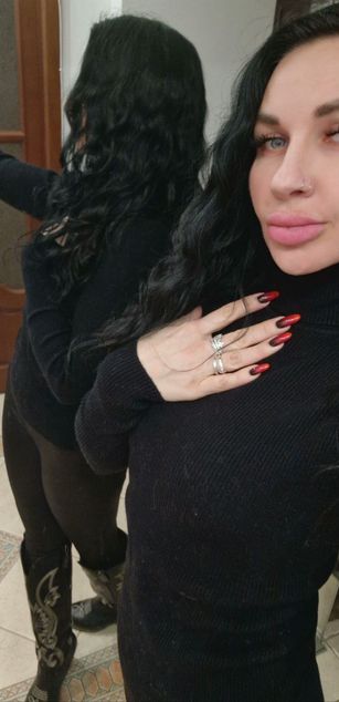 Model - OliMills deepthroat