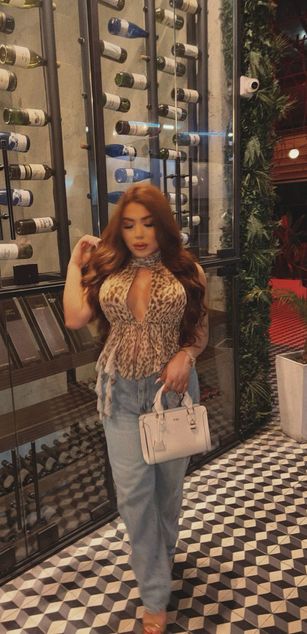 Model - Kendall Rossie masturbation