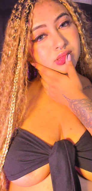 Model - LuisaCameron blowjob