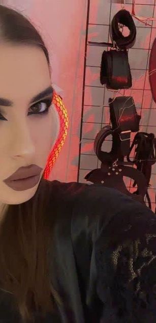 Model - Mistress Eva femdom