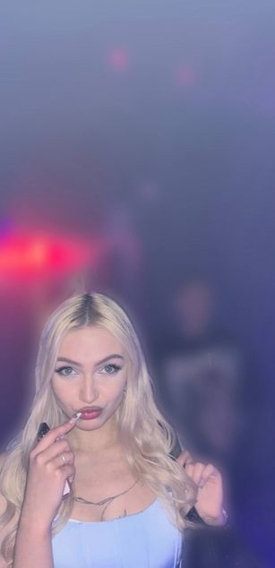 Model - Lina Lirian sexy