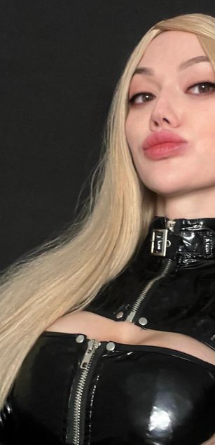 Model - Miss Kiki fetish