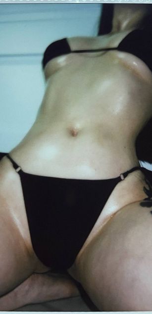 Model - Emely boobs