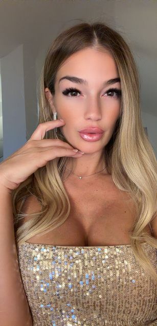 Model - Yourhotqueeen milf