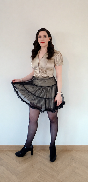Model - Isabeau Roseart roleplay