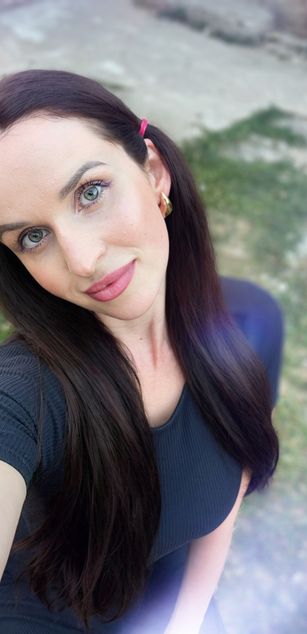 Model - Snow White HUGE TITS feet
