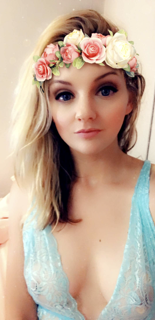 Model - Allie Awesome joi