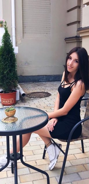 Model - VonaviLay fun