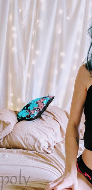 Model - Mrs. Monopoly dirty