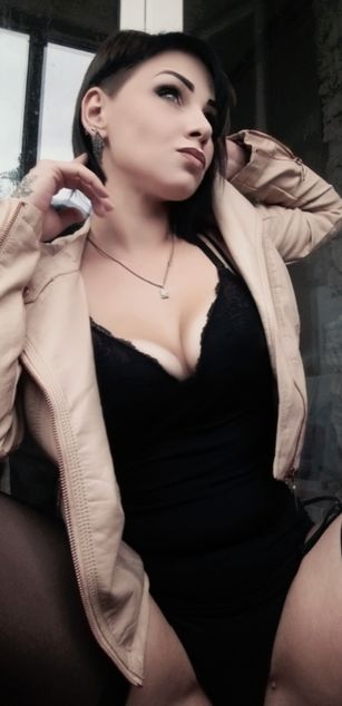 Model - AnnaLu heels