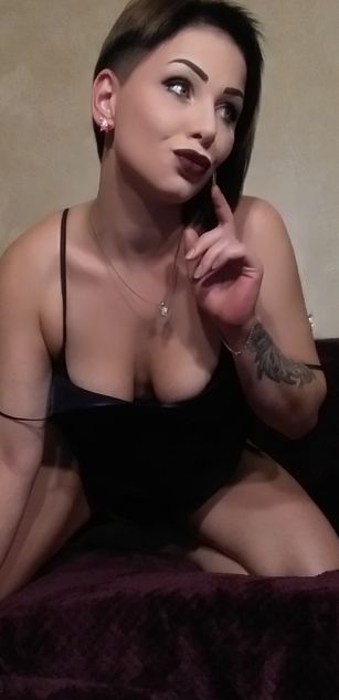 Model - AnnaLu heels