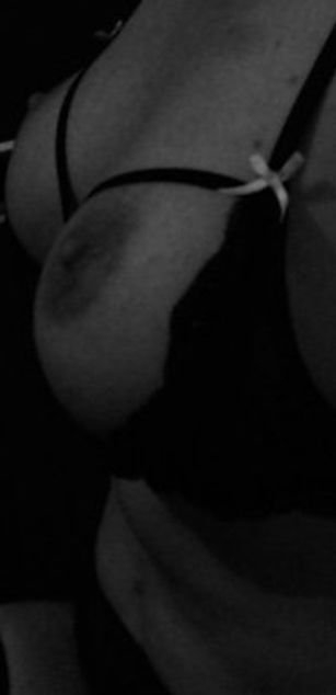 Model - Rebelrose bigtits