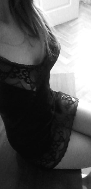 Model - Miss Kiss natural