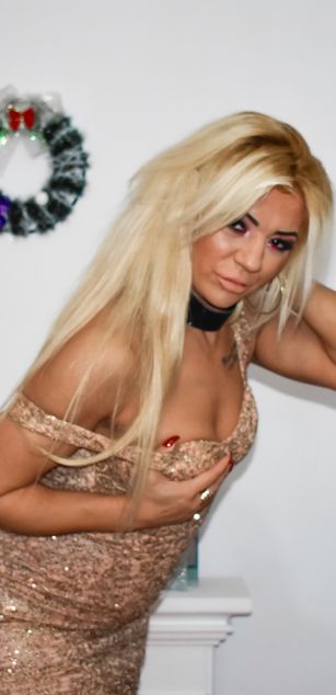 Model - LoveDixKarina female