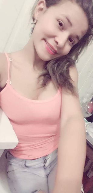 Model - Camila23 deepthroat