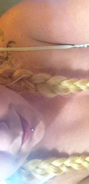 Model - Molly submissive