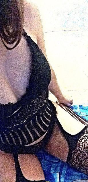 Model - Jenny Noel deepthroat