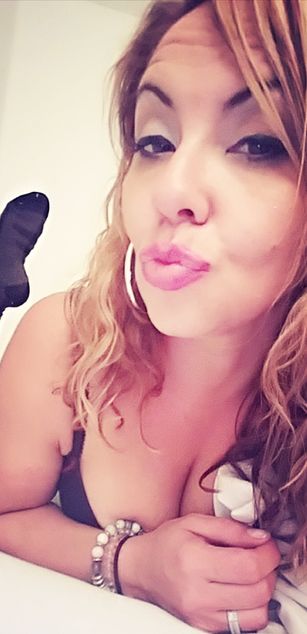 Model - Jennie Ana  milf