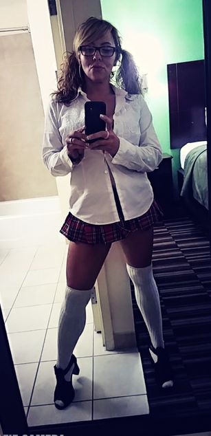 Model - Jennie Ana  milf