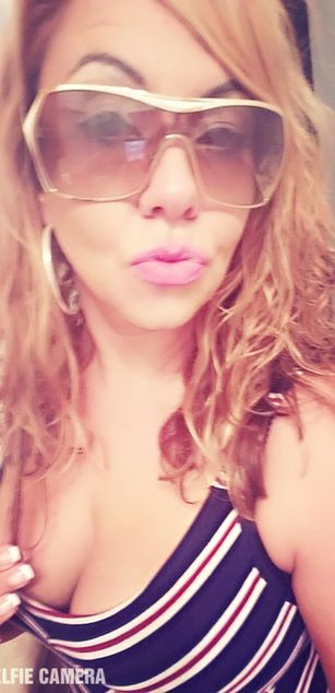 Model - Jennie Ana  milf