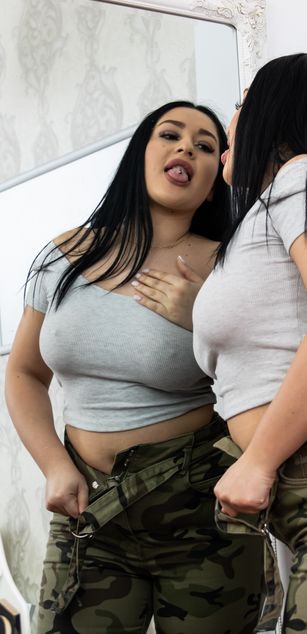 Model - RubyShine ass