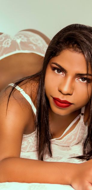 Model - Frida Keys fetish