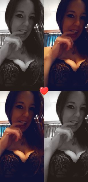 Model - Violette Divine fetish