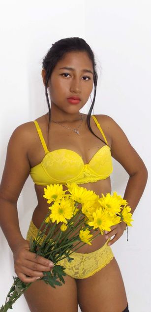 Model - Keira Lan  boobs